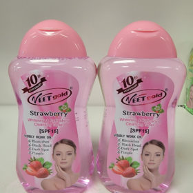 Veetgold strawberry whitening & refreshing cleaning toner spf15