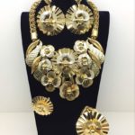 Stunning gold complete jewelry set